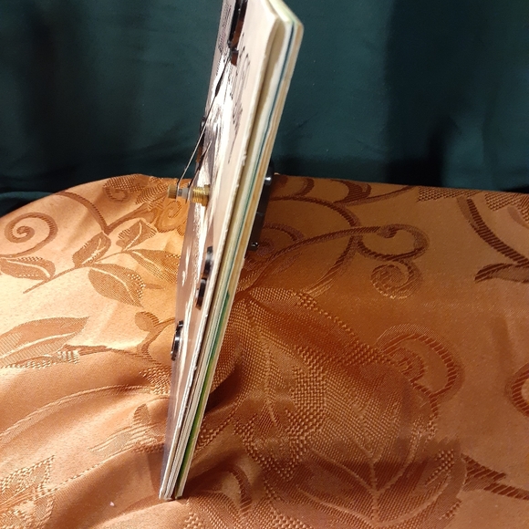 Clock book - Picture 3 of 3